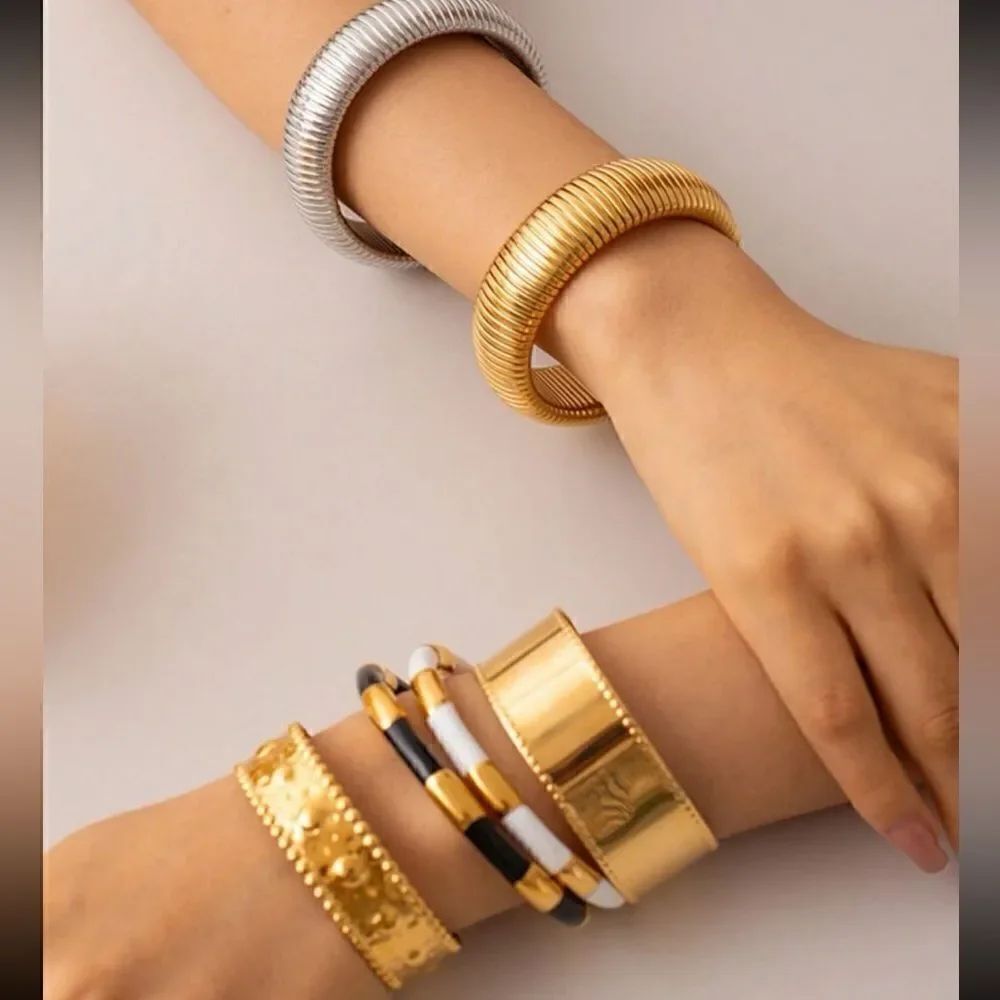 Enamel bangle  C1